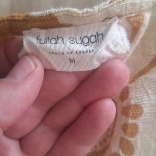 Fullah Sugah top new, airy crop top with patterns