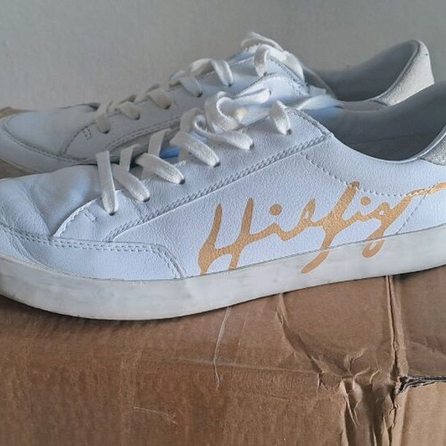 Tommy Hilfiger shoes size 41 like new, white with gold