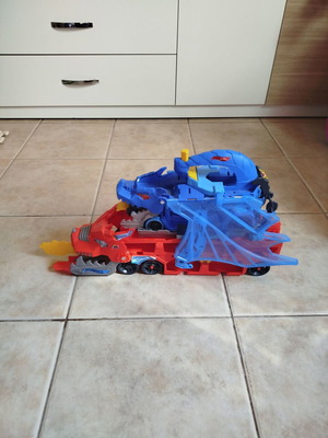 Hot Wheels City Ultimate 2-in-1 Dragon Transporter toy