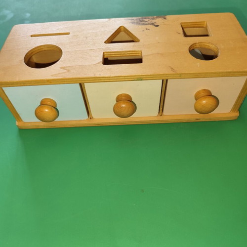 Παιχνίδι Montessori με συρτάρια διαλογής σχημάτων μεταχειρισμένο, ξύλινο