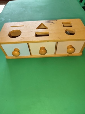 Παιχνίδι Montessori με συρτάρια διαλογής σχημάτων μεταχειρισμένο, ξύλινο