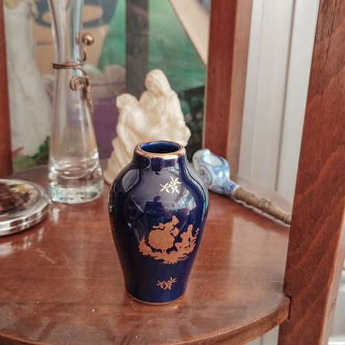Limoges porcelain miniature vase like new