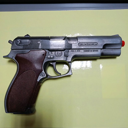 Carnival pistol Gonher like new, scale 1:1