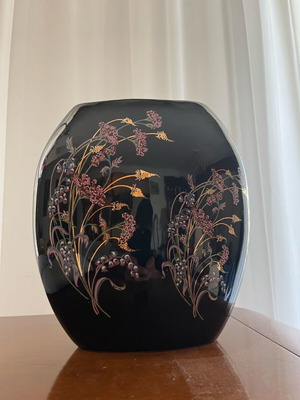 Vintage ceramic flower vase with gold decoration like new