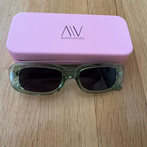 AV Sunglasses Neoma green sunglasses new, rectangular frames