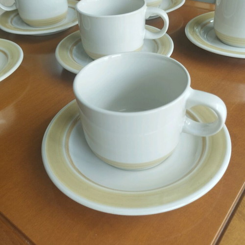 Genuine Stoneware Japan set of 6 large cups and saucers like new