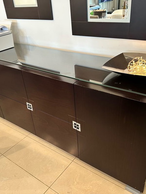 Buffet like new 2.10 by 55