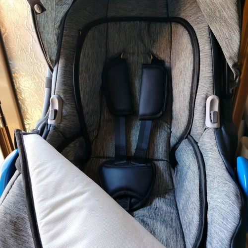 Car seat egg like new