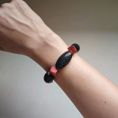 Summer bracelet like new, black and red, diameter 5cm