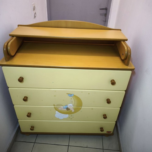 Children's Dresser Changing Table used, solid wood