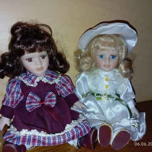 Dolls like new