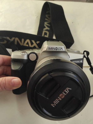 Φωτογραφική μηχανή Minolta Dynax 4 με φακό Minolta AF Zoom 28-100mm