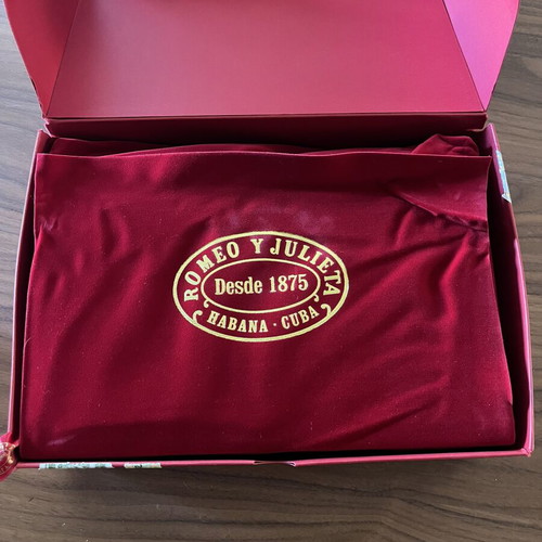 Romeo y Julieta Linea D’Oro Nobles Cuban Cigar Box like new