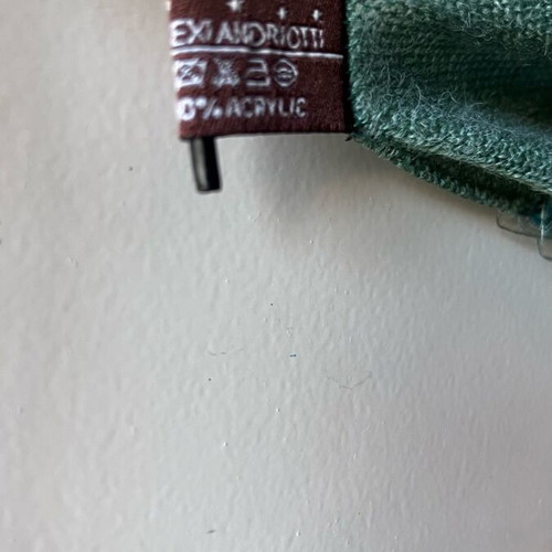 Alexi Andriotti scarf green 100% acrylic like new