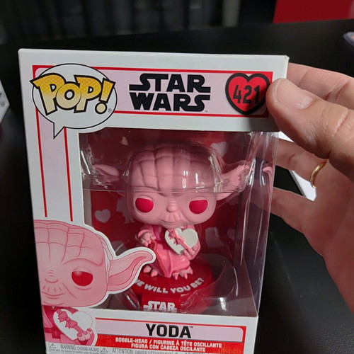 Funko Pop! Star Wars Yoda (pink) like new