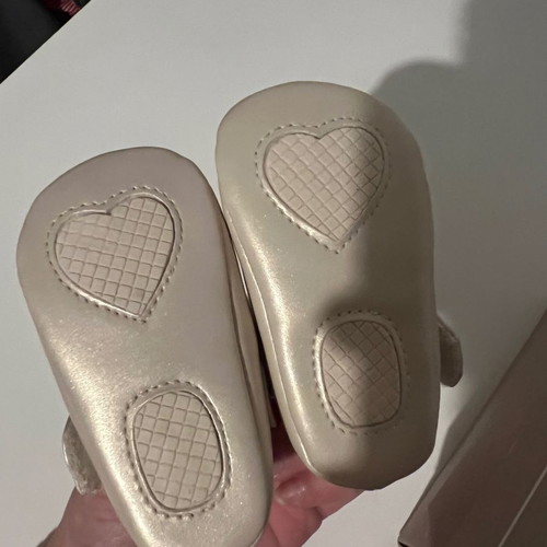 Mayoral baby shoes new in beige-gold, size 16
