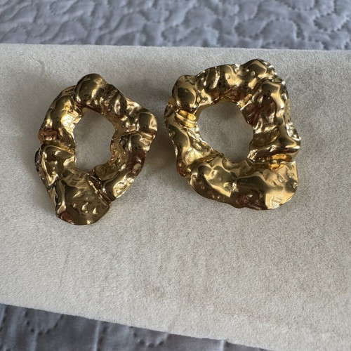 Earrings gold color like new
