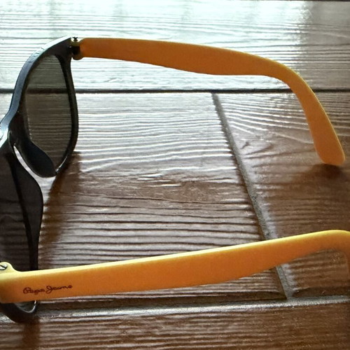 Pepe Jeans children's sunglasses used with case and cleaning cloth