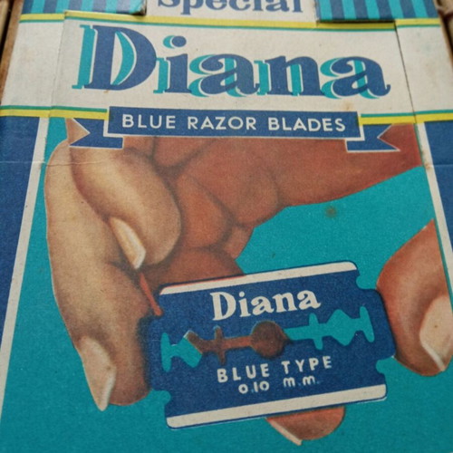 Diana vintage razor blades collectible pack used