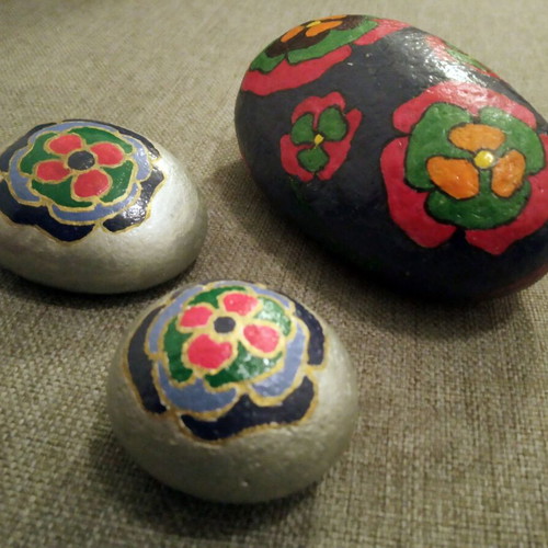 Set of 3 handmade painted stones new