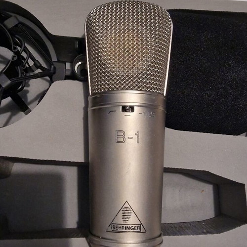Behringer B-1 Condenser Microphone XLR Shock Mounted Like New, Gold