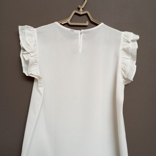 White blouse with ruffles and pearl back, L/XL
