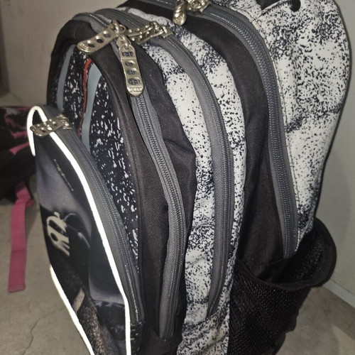 Polo backpack with wheels, 4 zip compartments, 2 mesh side pockets
