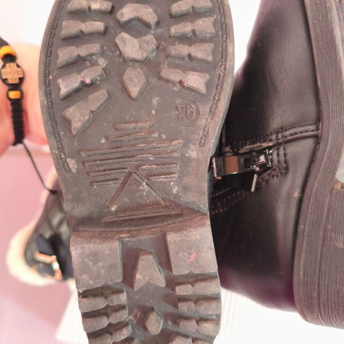 Mix Mind No26 boot black with inner lining like new