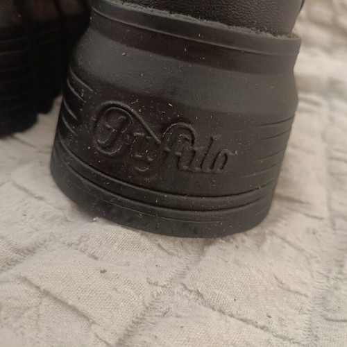 Buffalo London Chunky Sandals black size 39 like new
