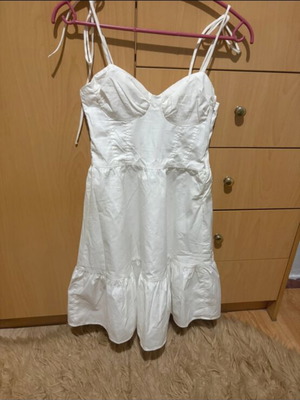 White dress H&M like new, size XS