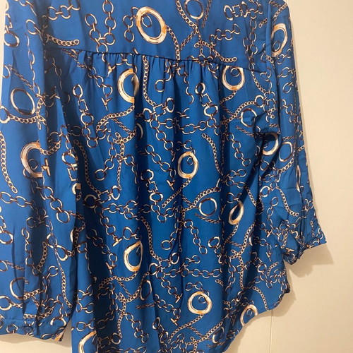 Shirt like new, bright petrol with gold chains, 3/4 sleeves, size S