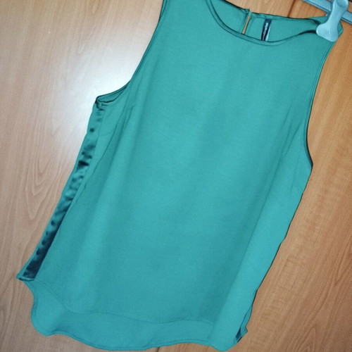 Stradivarius emerald green satin sleeveless top like new