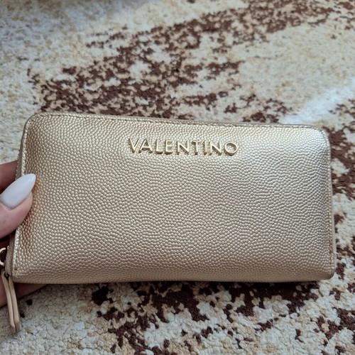 Valnetino women's wallet like new, gold