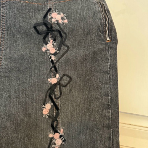 Blumarine denim pants like new, stone wash black with embroidery