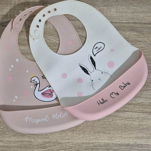 Silicone bibs like new, set of 2 with pocket