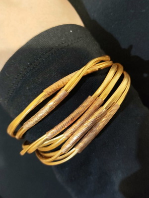 Bracelet new gold color with magnetic clasp