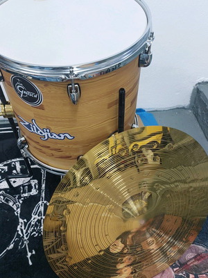 Floor Tom 13"x13" нов с подарък Ride 20" Turkey чинели