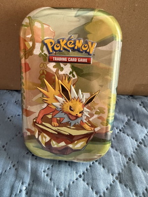 Prismatic Evolution Tin Jolteon σφραγισμένο, καινούργιο