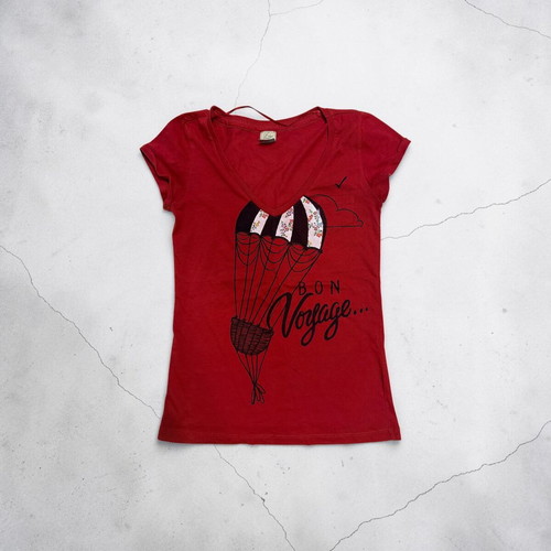 Xdye T-shirt Small red used with hot air balloon graphic