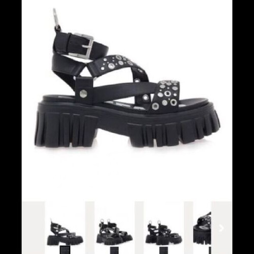 Buffalo sandals size 39 new, black with box