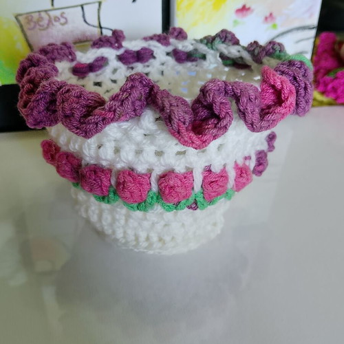 Knitted Plant Pot Cover new, height 8cm base 6cm