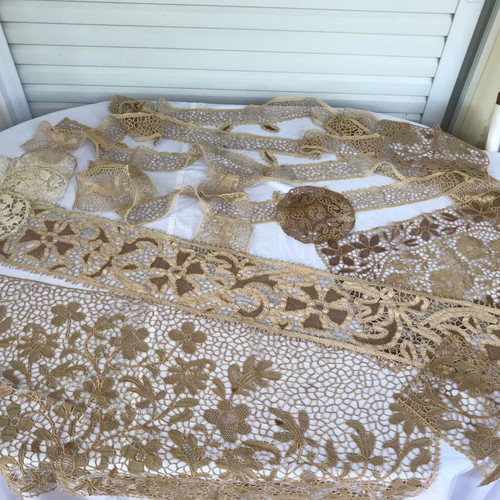 Handmade embroidery set used with discoloration