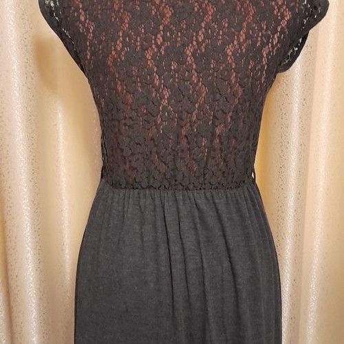 Pull & Bear dress gray with lace back like new, size M