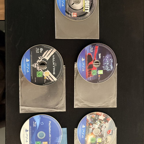 PlayStation 4 VR Games Pack of 5 Like New with Call of Duty Infinite Warfare