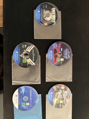 PlayStation 4 VR Games Pack of 5 Like New with Call of Duty Infinite Warfare