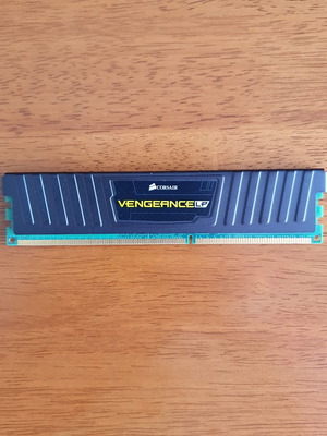 Corsair Vengeance LP 4GB DDR3 1600MHz RAM used