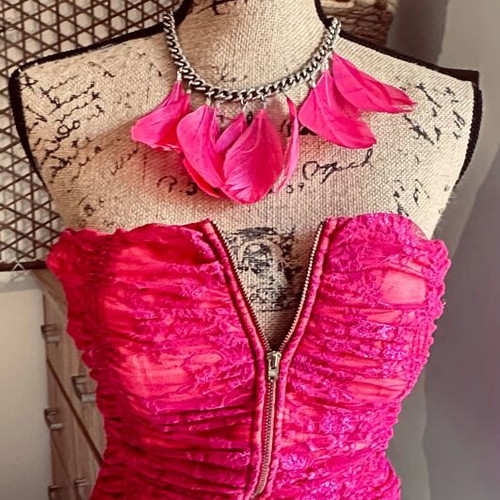 Lynne lace corset set with pink jewelry like new