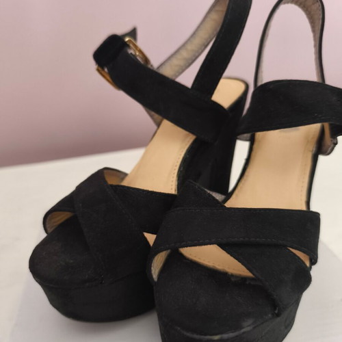 Black suede sandals like new, size 36 with thick heel