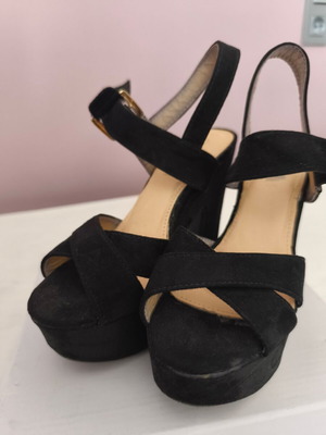 Black suede sandals like new, size 36 with thick heel