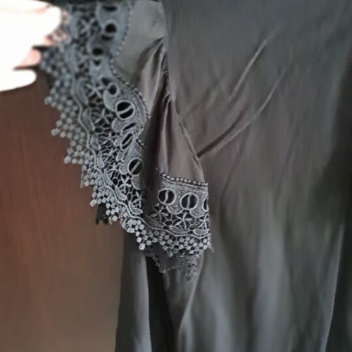 Summer blouse with lace black, like new, fits S & M